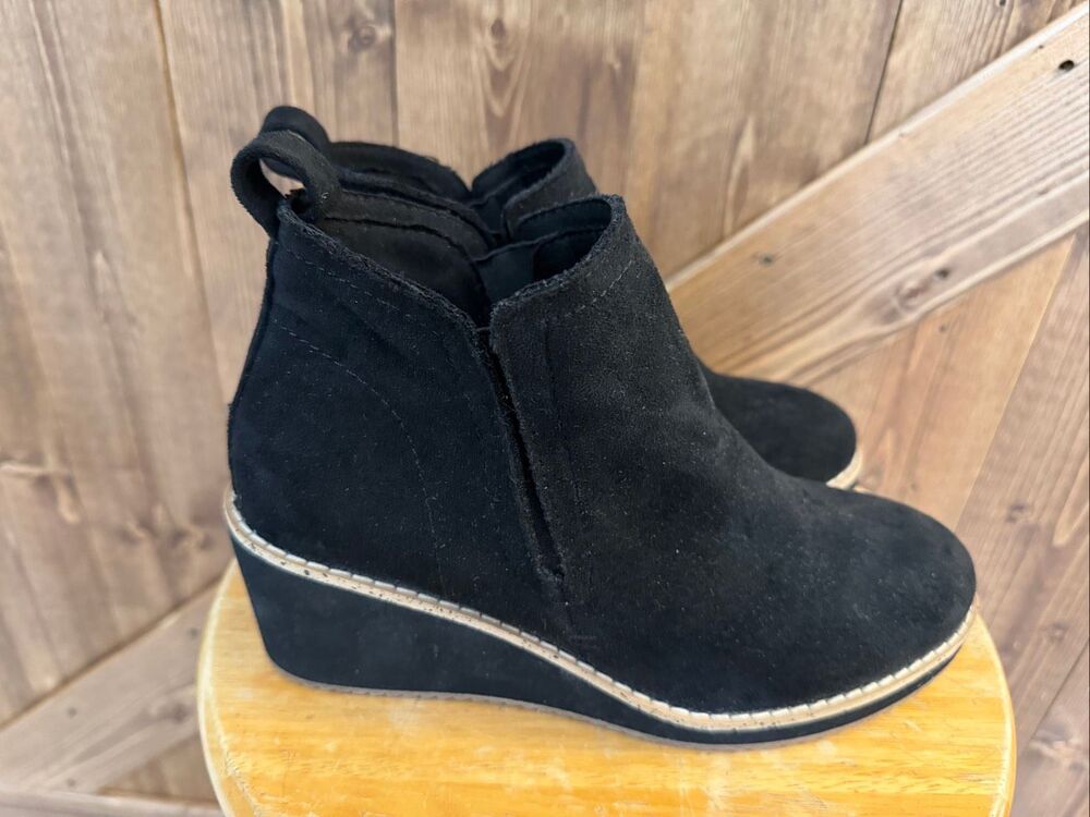 Boutique by Corkys Women’s Size 7 Black Faux Suede Wedge Ankle Booties